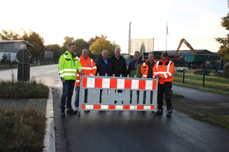 v.l.: Markus Alles (Stadt Delbrück), Ralf Röschlein (Firma Kemna), Christoph Rüther (Landrat Kreis Paderborn), Werner Peitz (Bürgermeister Stadt Delbrück), Ulrich Spenner (Ingenieurbüro Hegers), Phillip Hoyer (Firma Kemna), Michael Pape (Firma Kemna) © Stadt Delbrück
